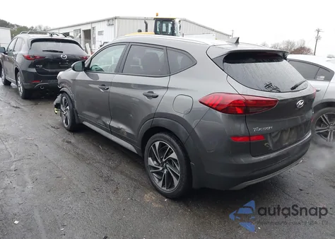 2020 Hyundai Tucson Sport z USA, uszkodzony, nr VIN KM8J3CAL9LU165382